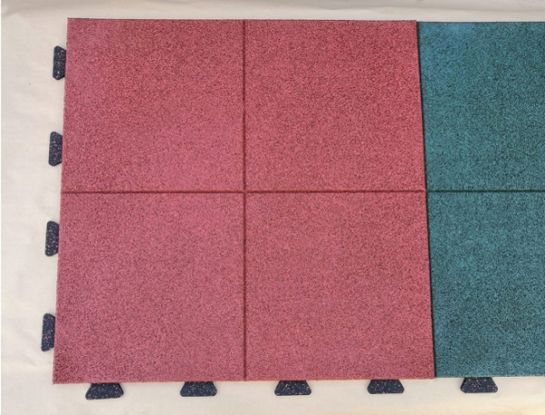 Резиновая плитка 100х100х2 см с замком ласточкин хвост желтого цвета для спортивных площадок